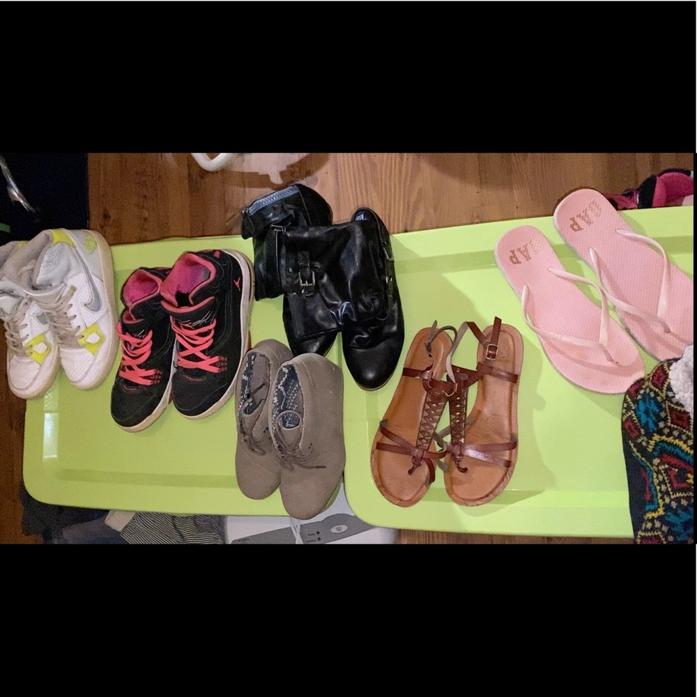 Women’s shoes